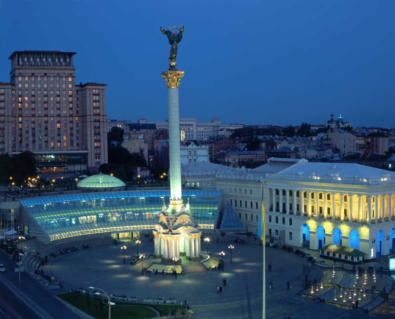 夜晚的基辅独立广场