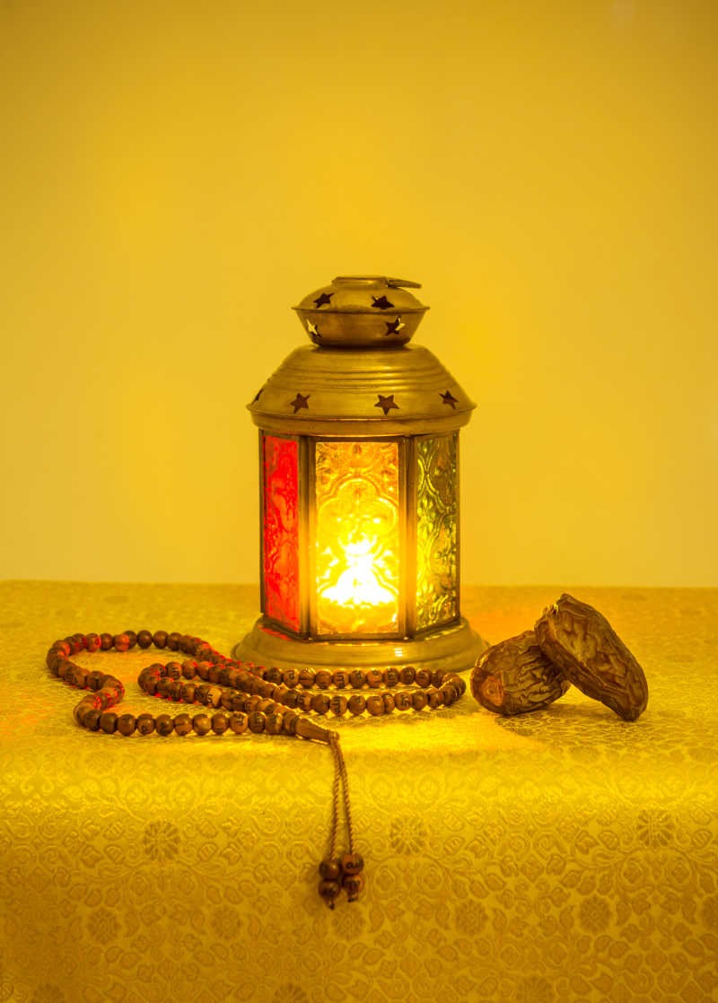 传统的斋月灯和伊斯兰教的念珠