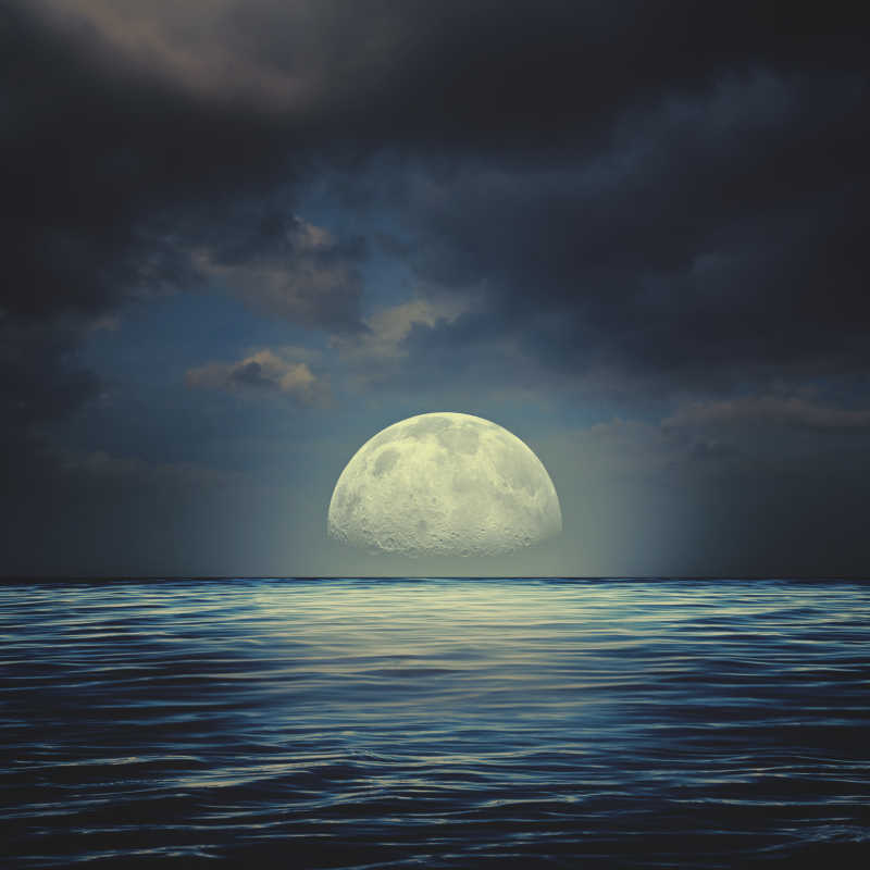 海面和月亮