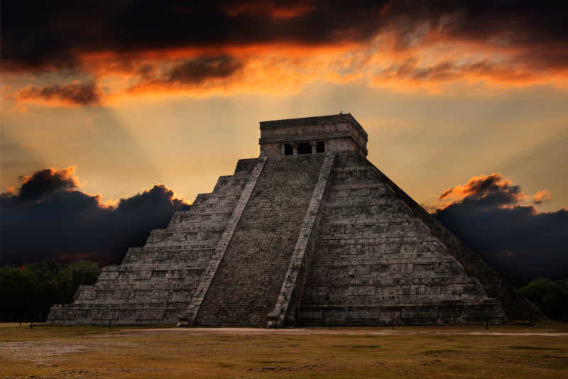在古代玛雅人的金字塔