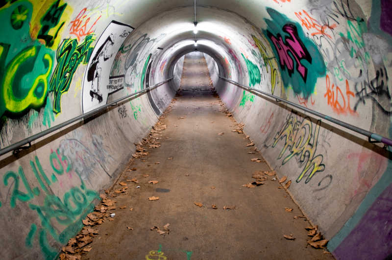 涂鸦隧道