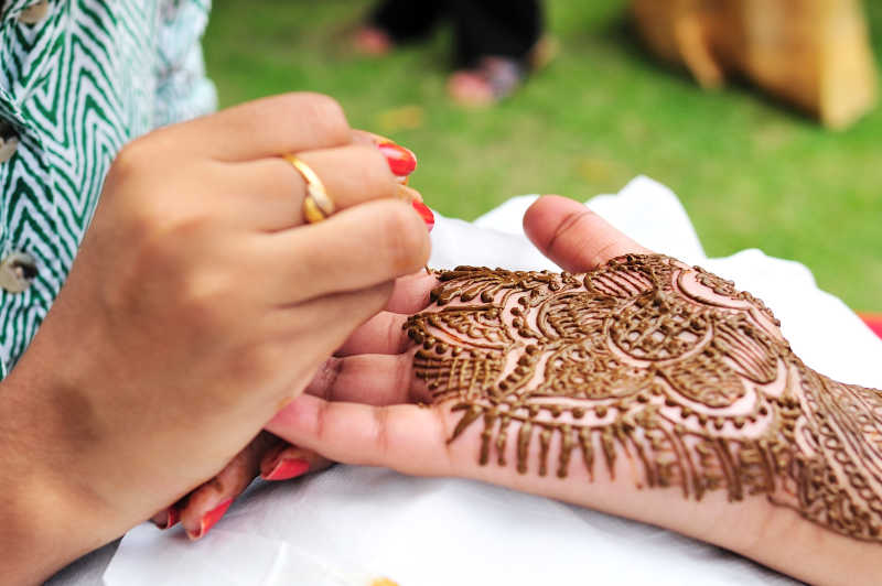 印度婚礼新娘手臂绘画