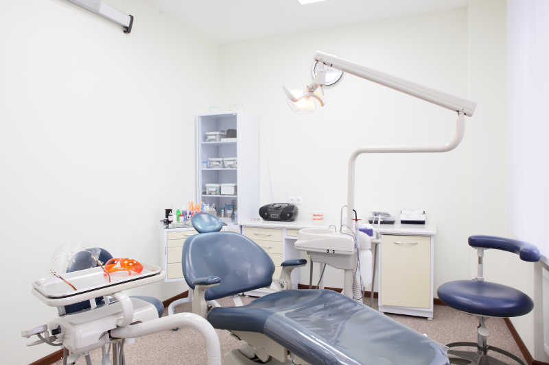 现代牙科诊所室设备