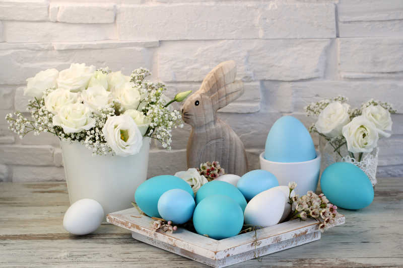 复活节淡蓝色彩蛋