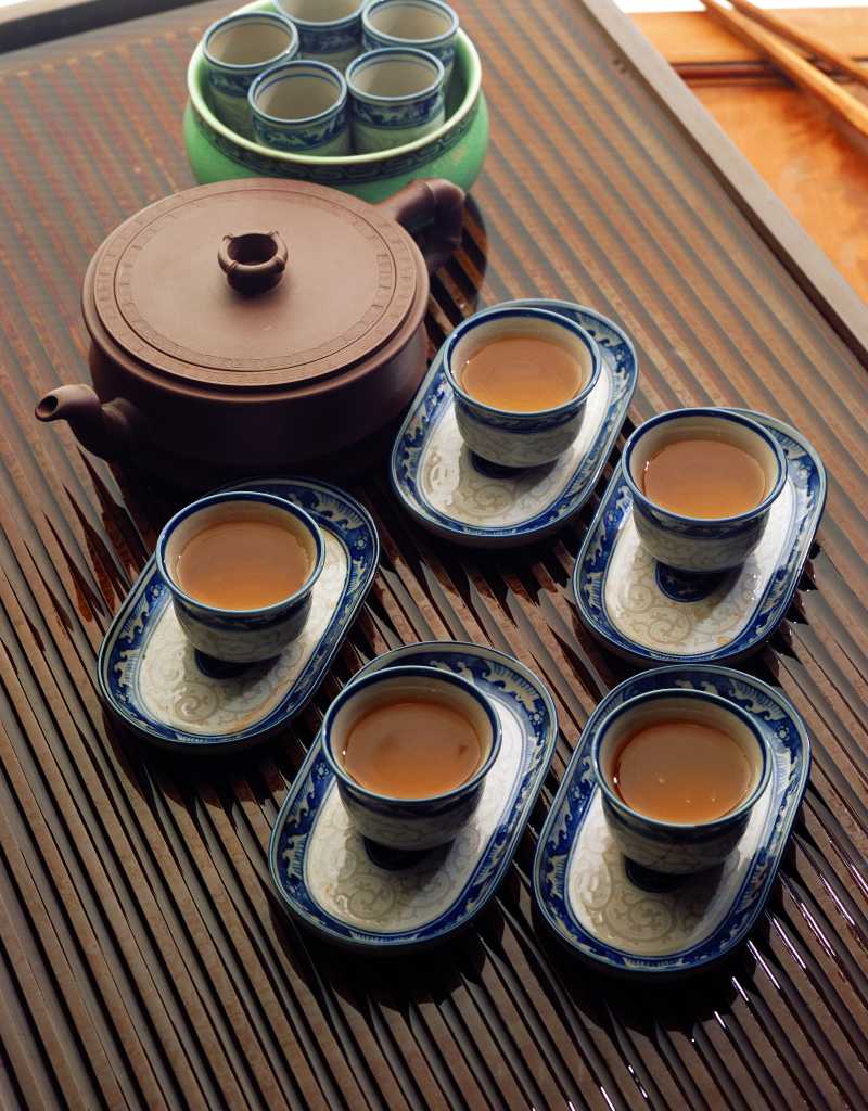 整套陶瓷茶具