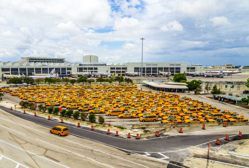 迈亚密国际机场的出租车