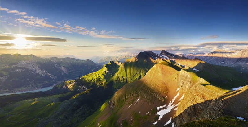 瑞士阿尔卑斯山的森塞特全景