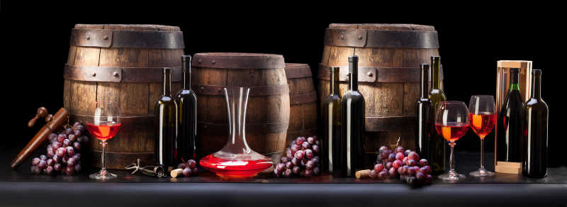 酒桶与葡萄酒