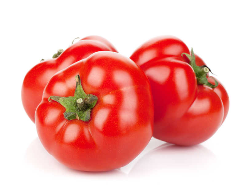 新鲜熟透的番茄