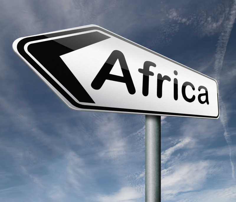 非洲道路箭头标志牌