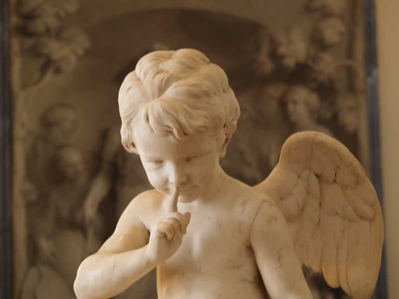 天使的翅膀雕像