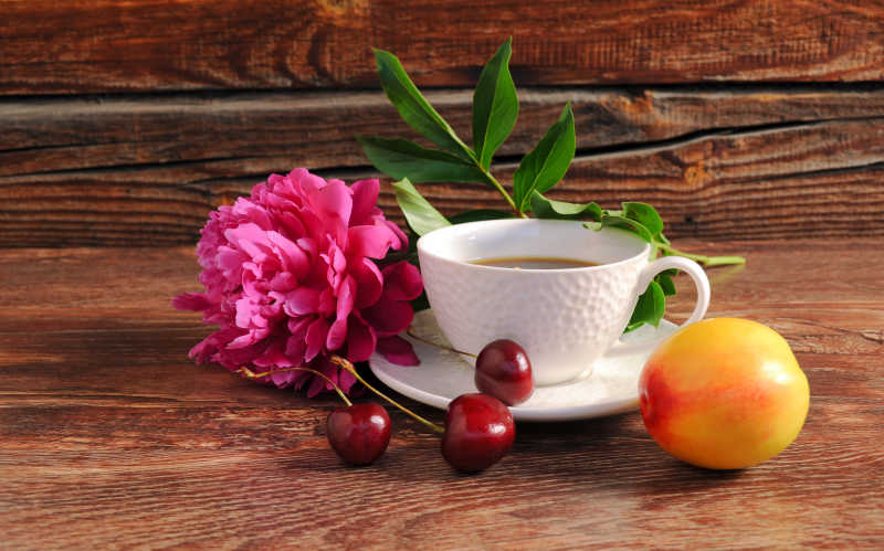 牡丹水果和咖啡