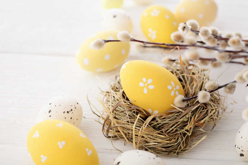 黄色的复活节彩蛋艺术