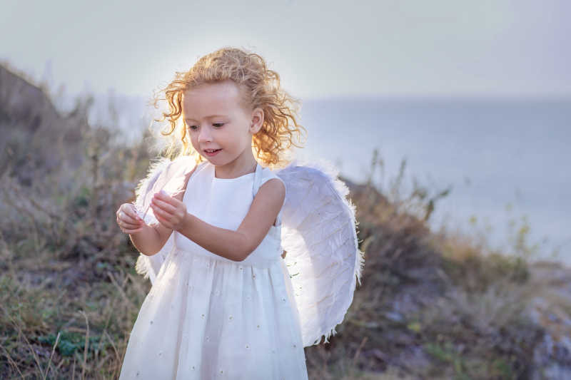 美丽的小天使女孩