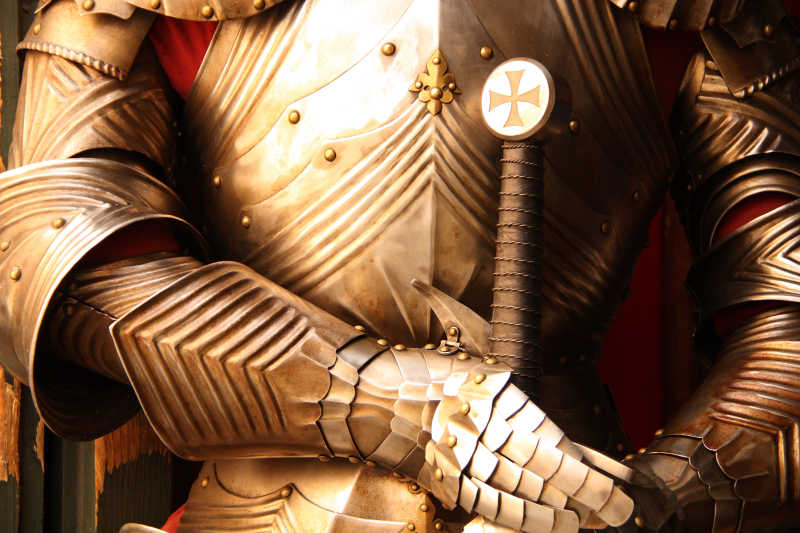 华丽的中世纪骑士的盔甲