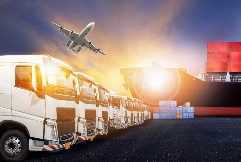 集装箱卡车和船舶以及飞机等物流交通工具