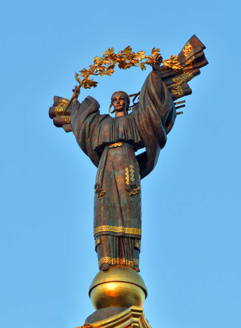 乌克兰独立十周年纪念碑