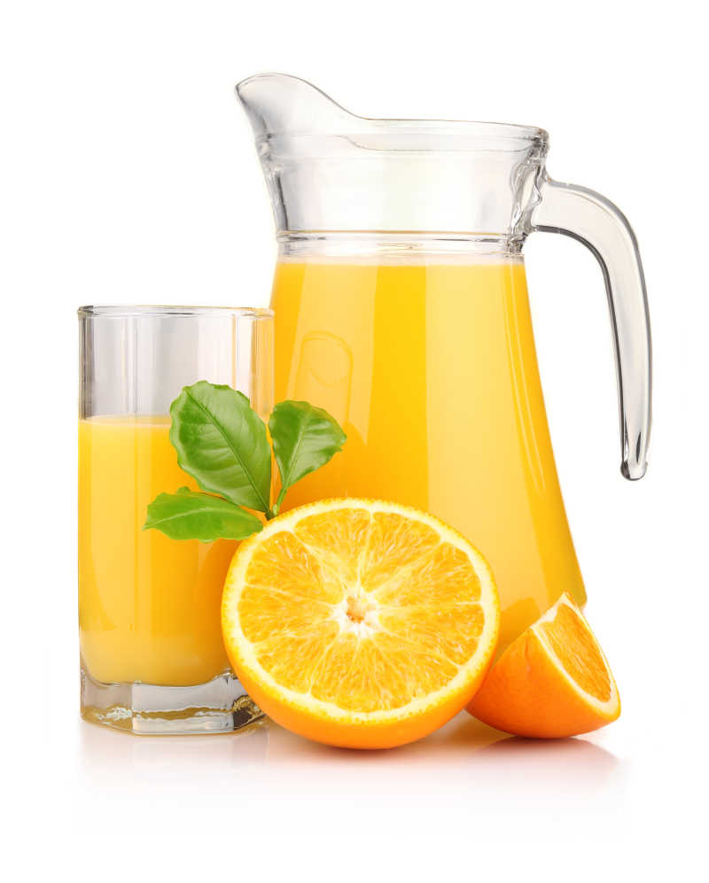 玻璃杯里的新鲜橙汁