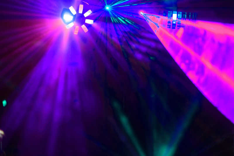迪斯科舞厅的彩色激光