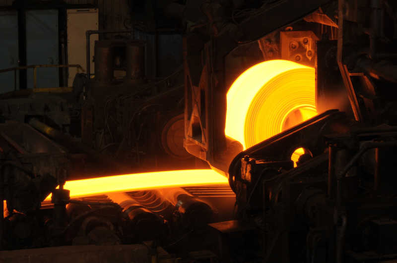 工厂里的金属加工过程