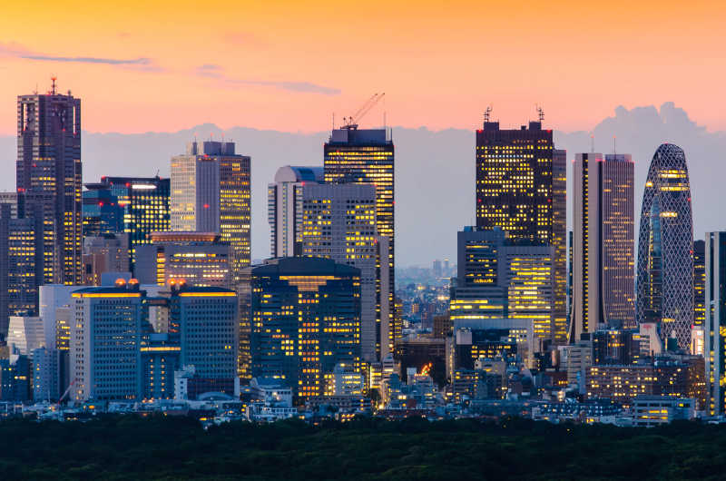 黄昏时分东京美丽的建筑风景