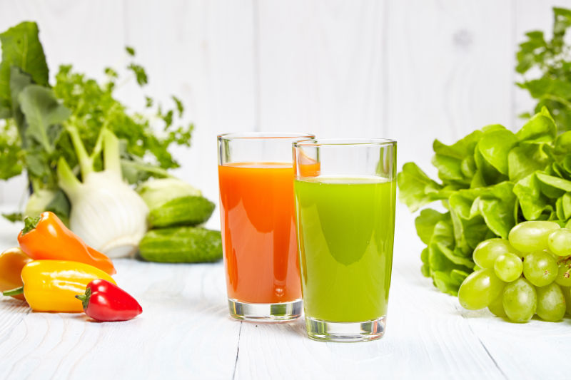 健康的蔬菜水果汁与水果蔬菜