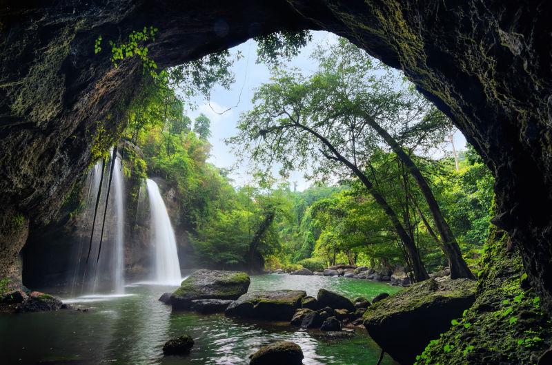 风景如画的泰国苏亚特瀑布