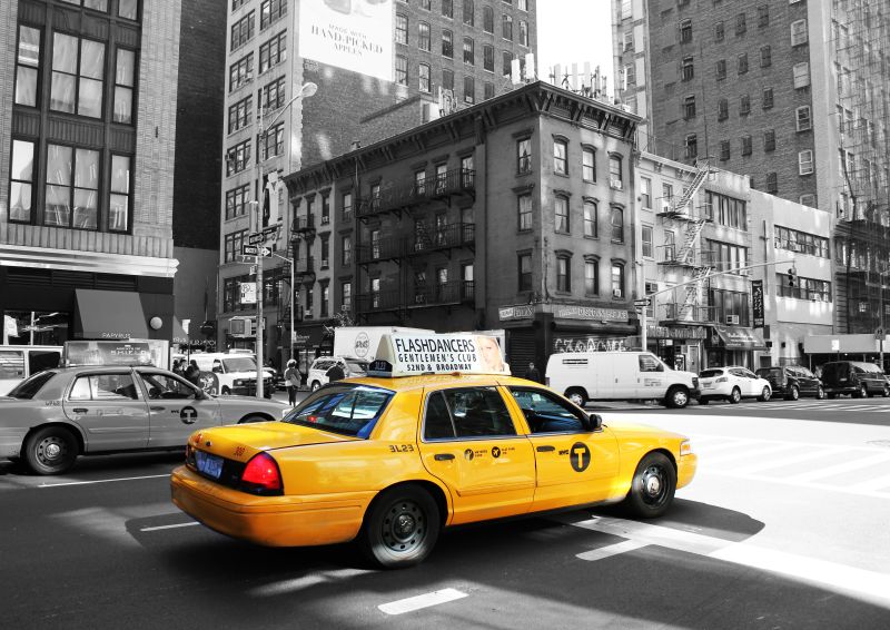 纽约街头中的黄色出租车