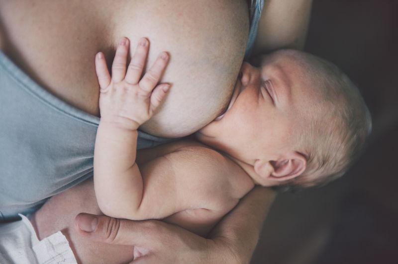 母乳喂养婴儿