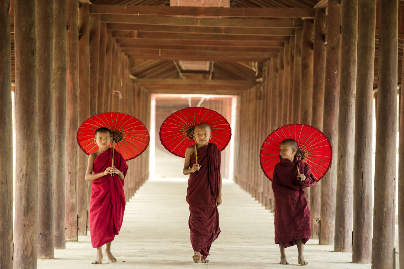 缅甸三个僧侣