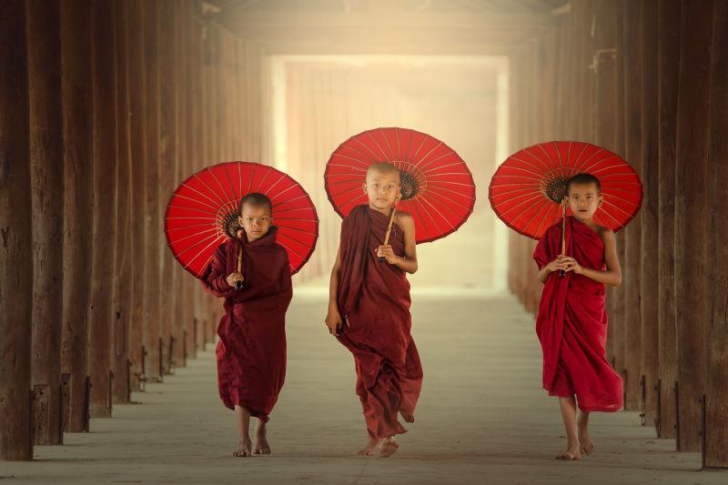 缅甸的三名僧侣