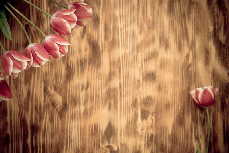 木板上的花束