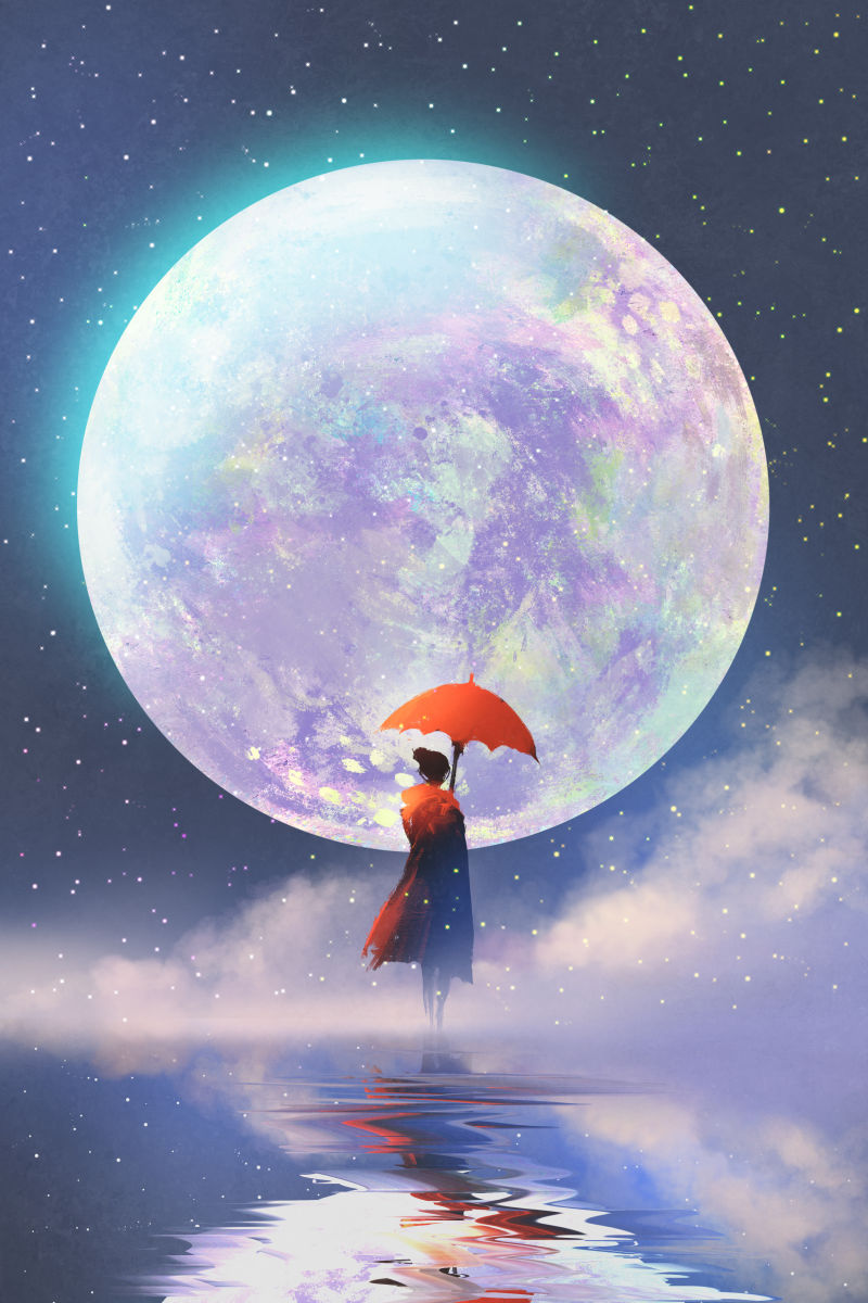 红伞女人站在满月背景