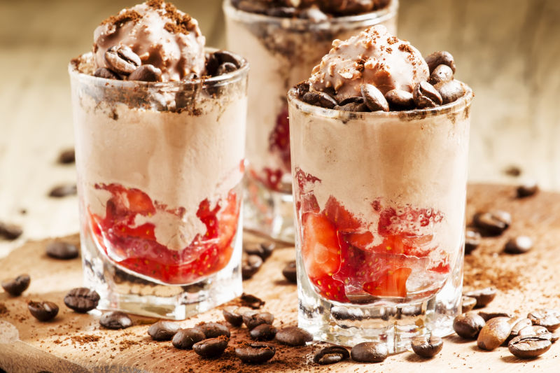 美味的草莓咖啡巧克力冰淇淋