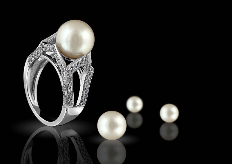钻石珍珠戒指