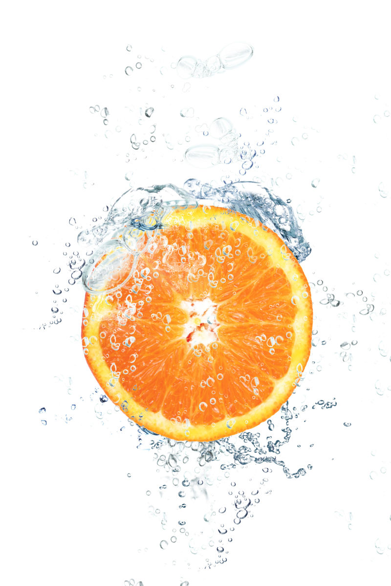 橙子和飞溅的水