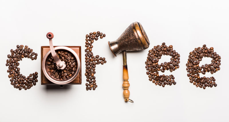咖啡豆咖啡壶和研磨