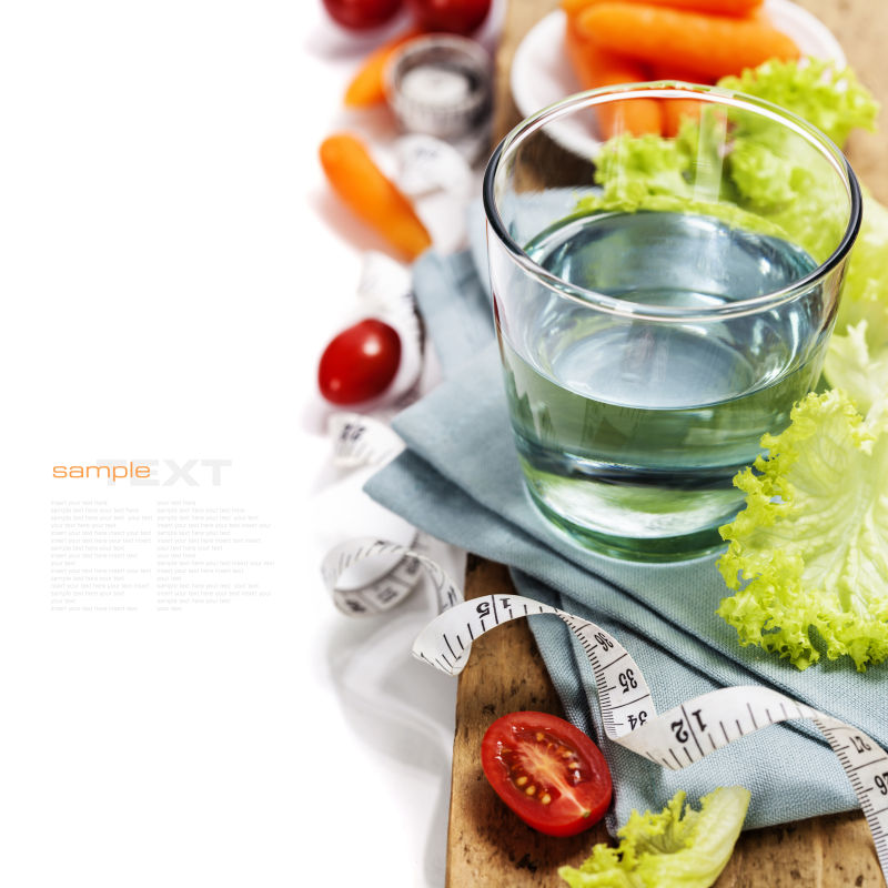 新鲜蔬菜和测量带健康饮食观念