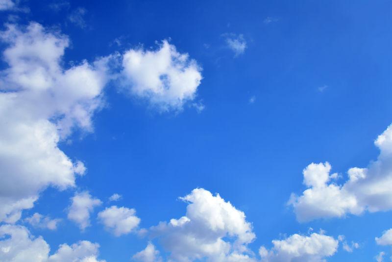 美丽蓝天和白云