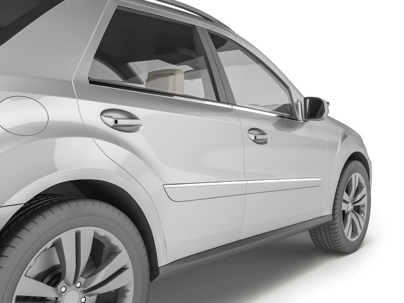 白色背景下的SUV银色汽车侧面车轮和后视镜