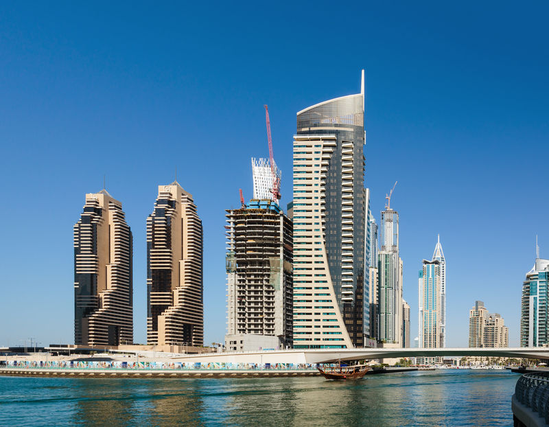 阿联酋迪拜码头的现代建筑