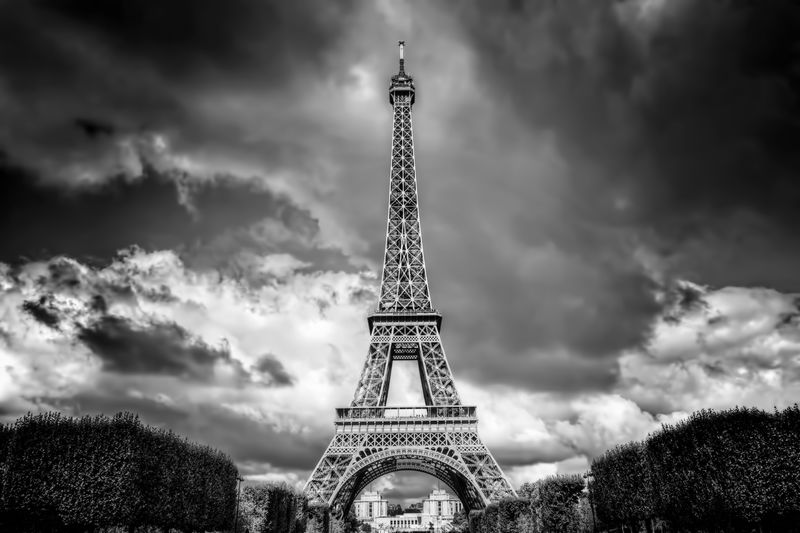 埃菲尔铁塔看到虔诚的冠军的火星公园在巴黎法国黑色和白色的
