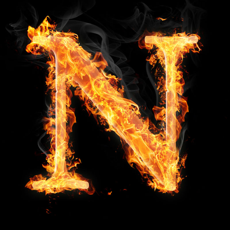 黑底火光中的字体和符号-n