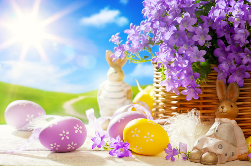 艺术复活节兔子和复活节彩蛋