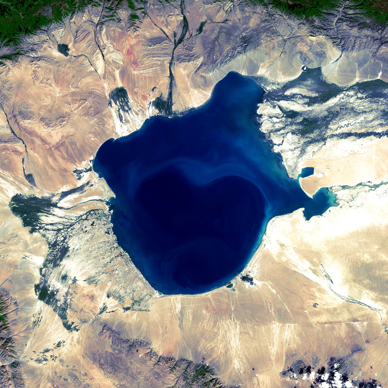 来自landsat卫星的uvs湖。这张图片的元素由美国宇航局提供。