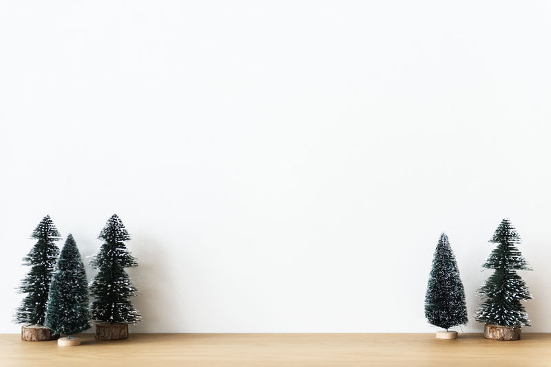 设计空间背景的圣诞树