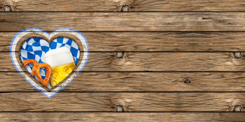 巴伐利亚的啤酒节logo在木板上
