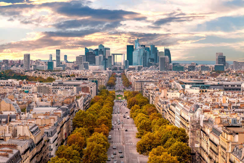 秋天的巴黎香榭丽舍大街风景