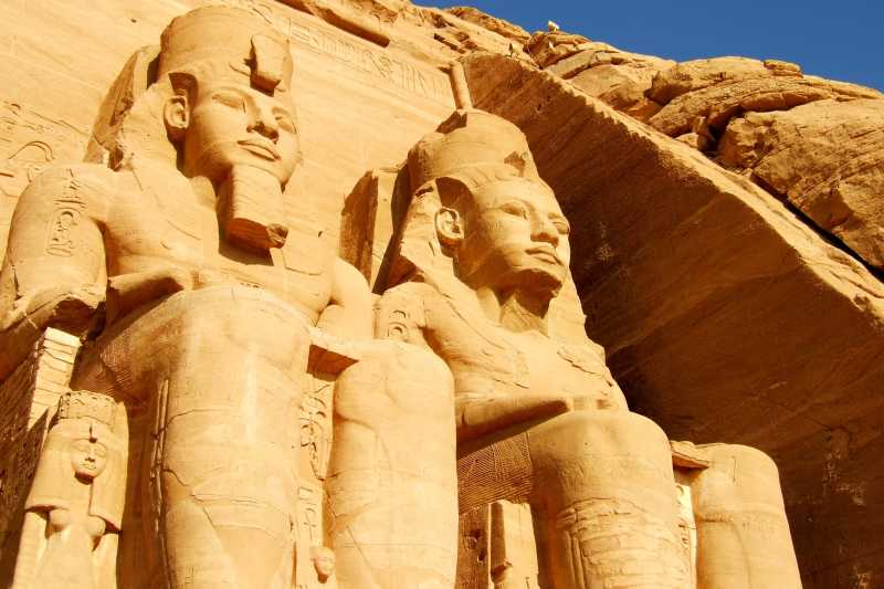 埃及神庙雕像遗迹