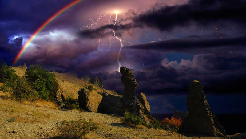 悬崖上美丽的闪电彩虹等自然景观